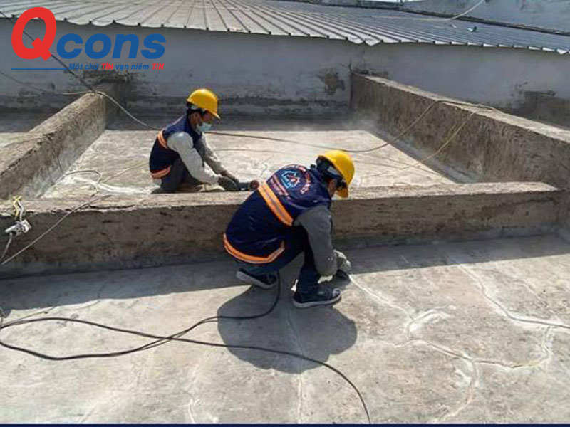 Xử lý vếch nứt sàn bê tông mái trước khi chống thấm